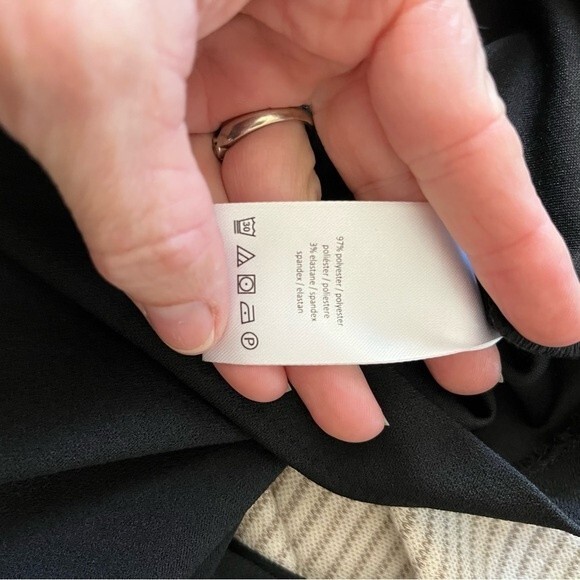 Halston Puckered Long Sleeve Top Black Size Small NWT - Picture 6 of 10